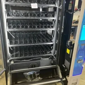 Alternative view of CRANE Merchant Media Food Machine - Model 472